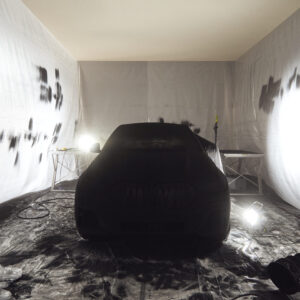 Premiera BMW X6 G06 z lakierem Vantablack® na IAA 2019.