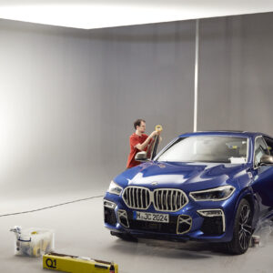 Premiera BMW X6 G06 z lakierem Vantablack® na IAA 2019.