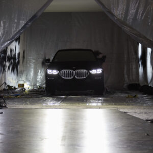 Premiera BMW X6 G06 z lakierem Vantablack® na IAA 2019.