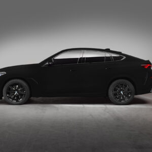 Premiera BMW X6 G06 z lakierem Vantablack® na IAA 2019.