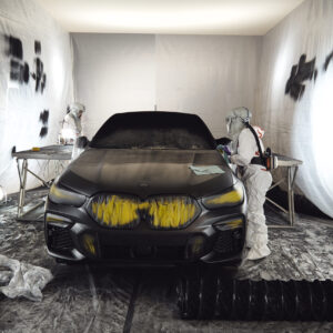 Premiera BMW X6 G06 z lakierem Vantablack® na IAA 2019.