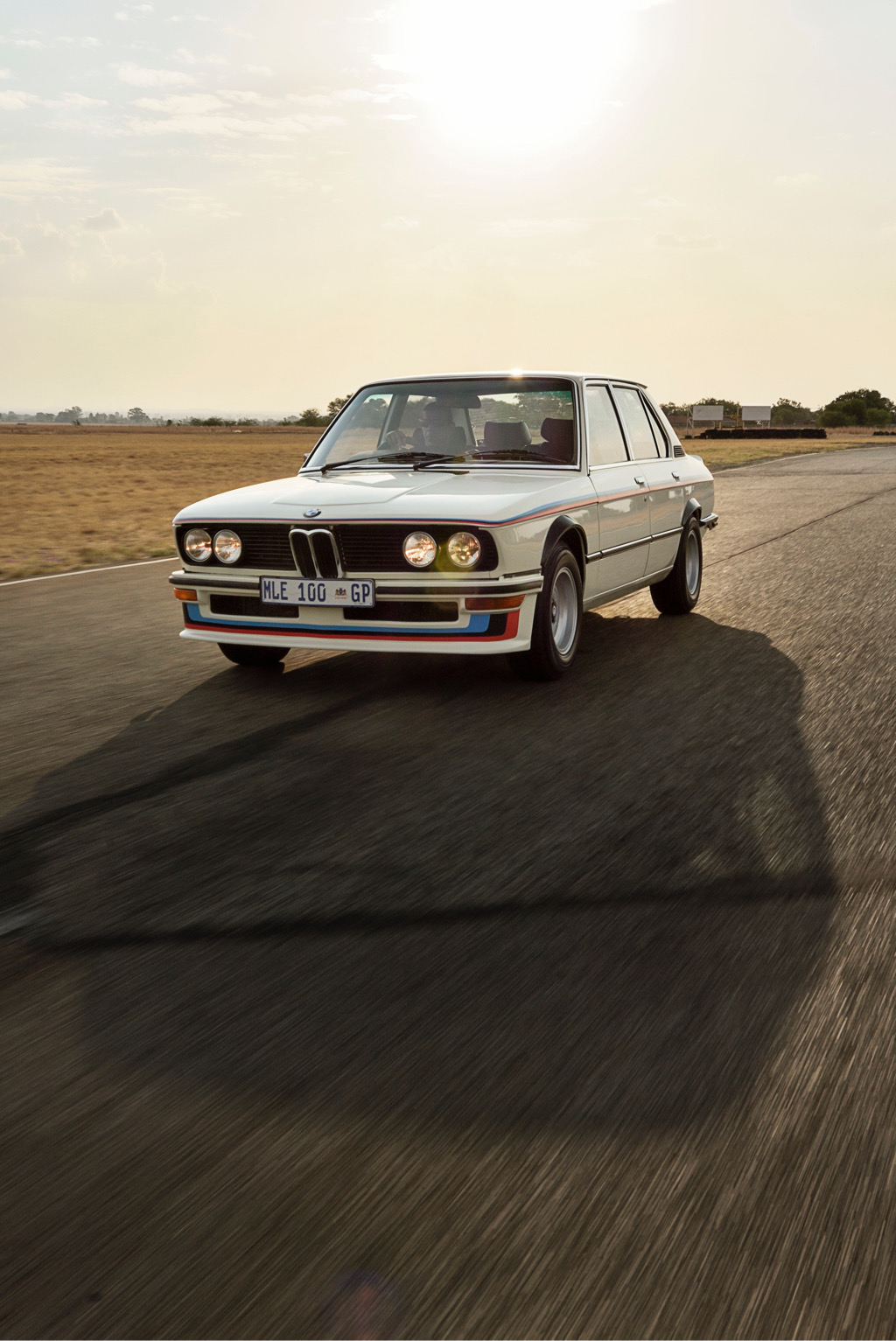 Wehikuł czasu: Odrestaurowane BMW 530 MLE wraca do domu