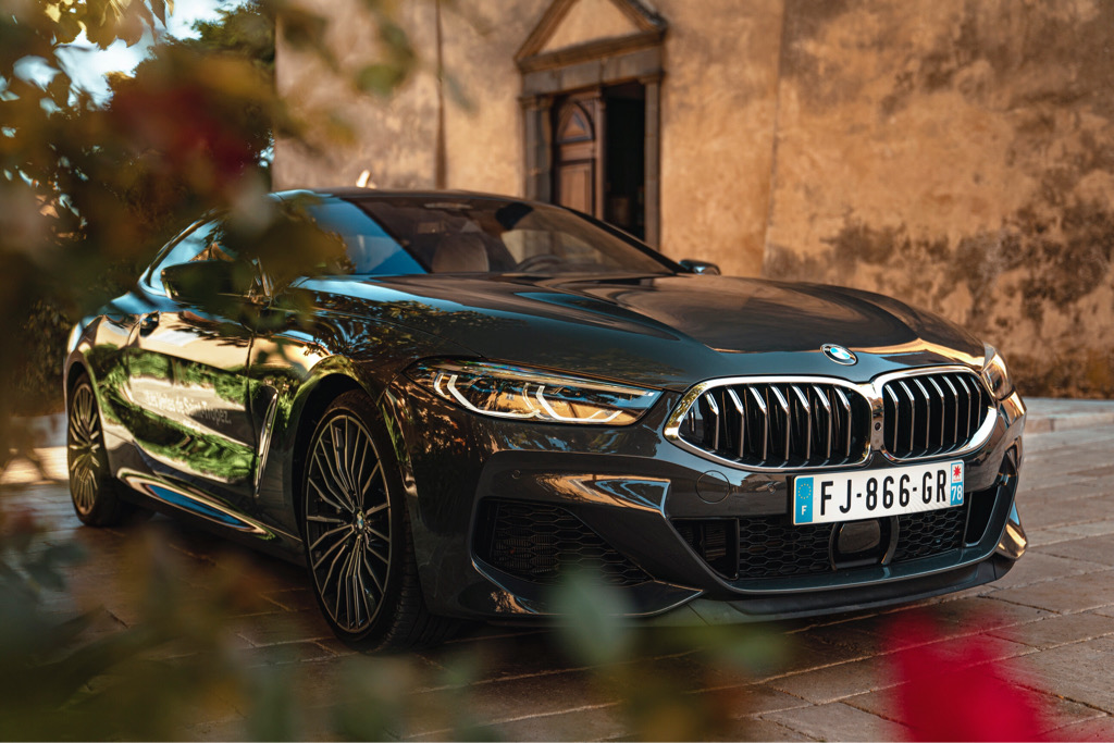 Galeria zdjęć BMW M850i w Les Voiles de Saint-Tropez