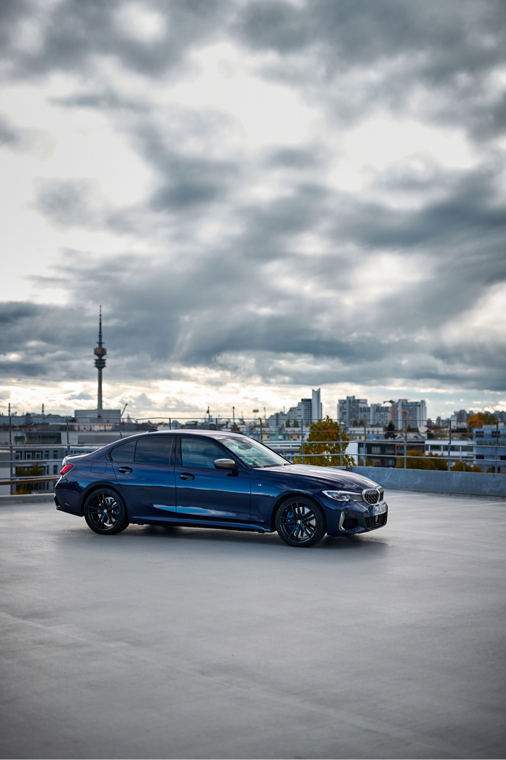 BMW M340i xDrive sedan w Kolorze Tanzanite blue metallic