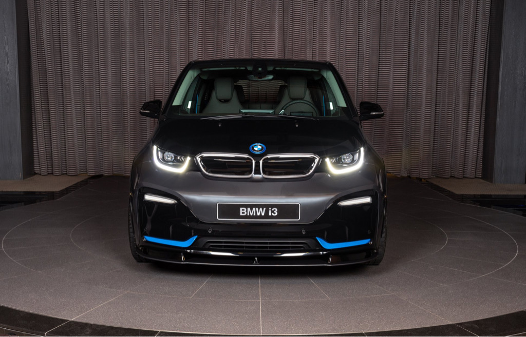 W Abu Dhabi mają fantazję! Ubrali BMW i3s w pakiet od AC Schnitzer