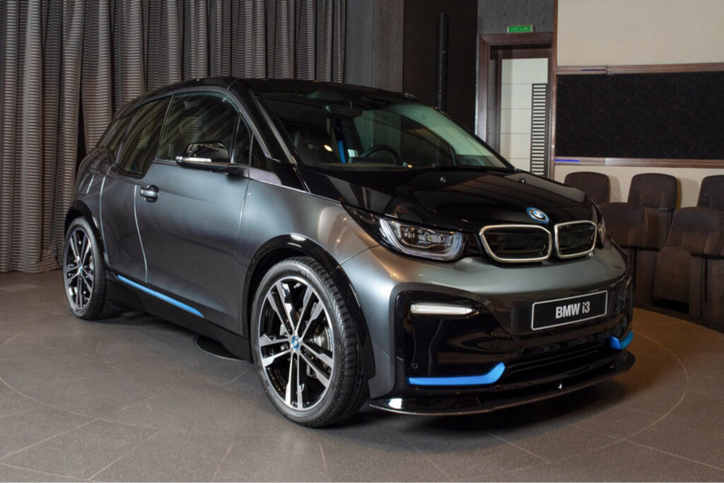 W Abu Dhabi mają fantazję! Ubrali BMW i3s w pakiet od AC Schnitzer