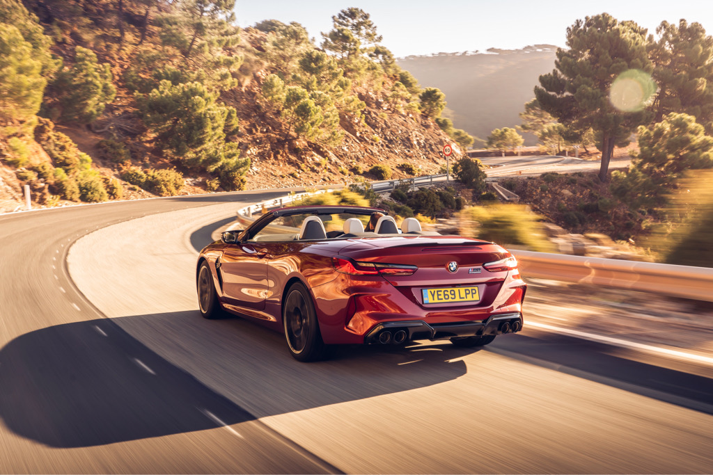 BMW M8 Competition Convertible w naturze. Dodatkowa sesja zdjęciowa prosto z Wysp.