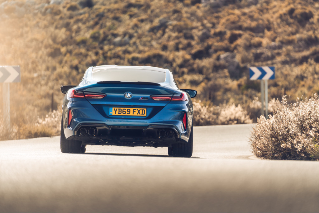 BMW M8 Competition Coupe w naturze. Dodatkowa sesja zdjęciowa prosto z Wysp.