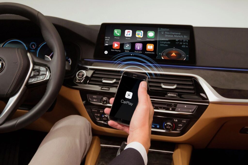 Idą dobre zmiany! Usługa Apple CarPlay w USA i UK będzie za darmo, a w Polsce?