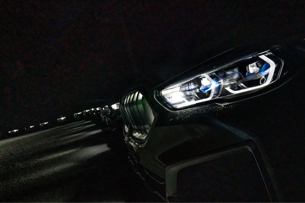 Nowe BMW X6 G06 w zimowej scenerii na prezentacji prasowej