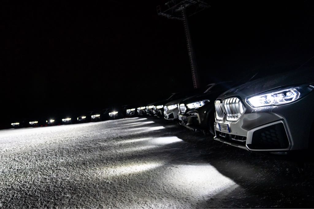 Nowe BMW X6 G06 w zimowej scenerii na prezentacji prasowej