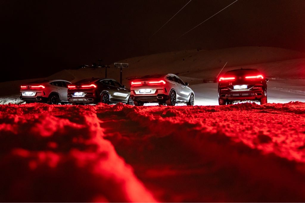 Nowe BMW X6 G06 w zimowej scenerii na prezentacji prasowej