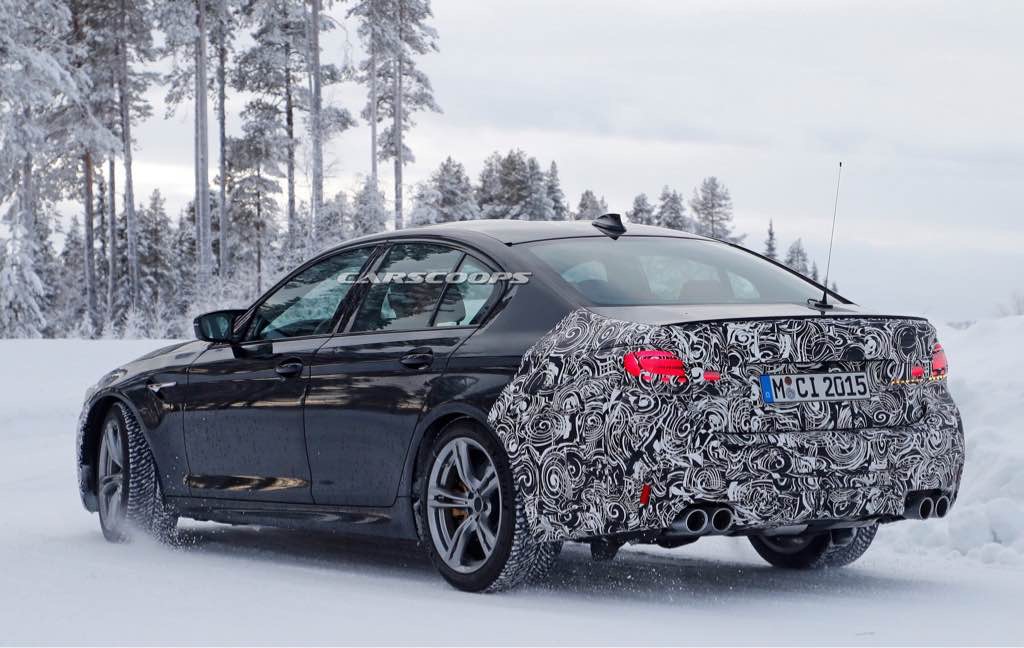 SPY SHOTS: Nadchodzące BMW M5 LCi przyłapane na testach drogowych