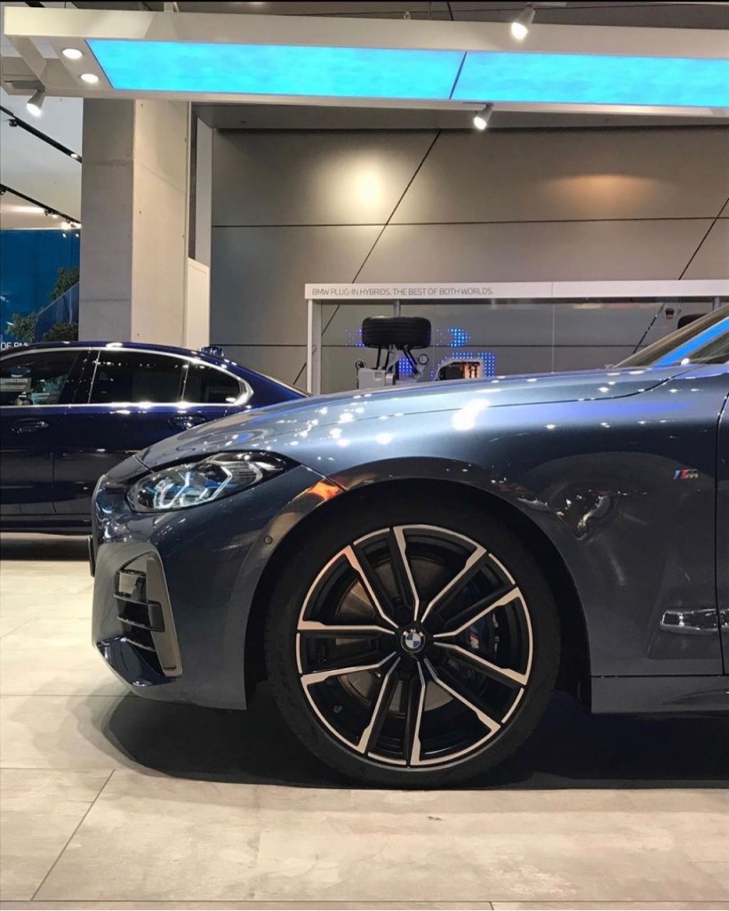 GALERIA: Nowe BMW serii 4 Coupé G22 można już oglądać w BMW Welt