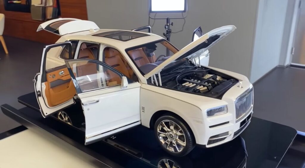 WIDEO: Najdroższy „zabawkowy” model na świecie: Rollys-Royce Cullinan