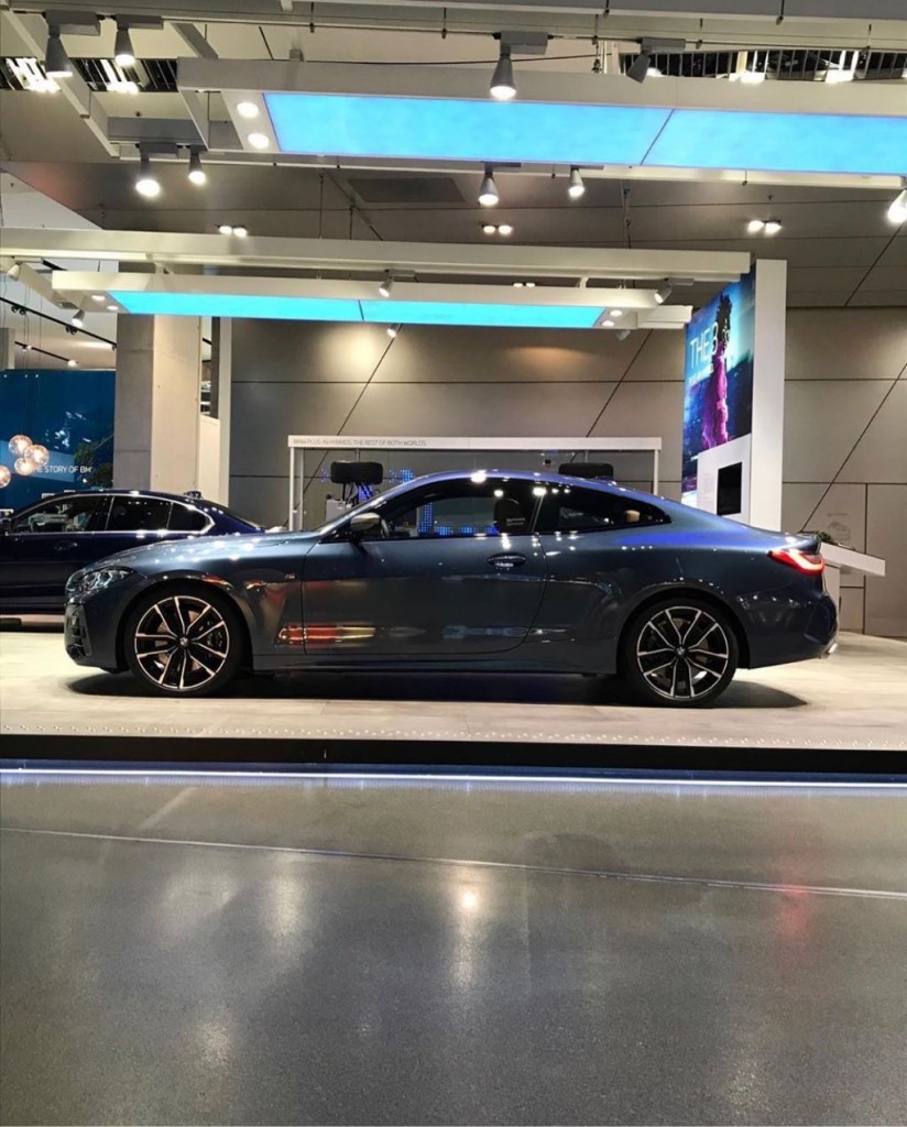 GALERIA: Nowe BMW serii 4 Coupé G22 można już oglądać w BMW Welt