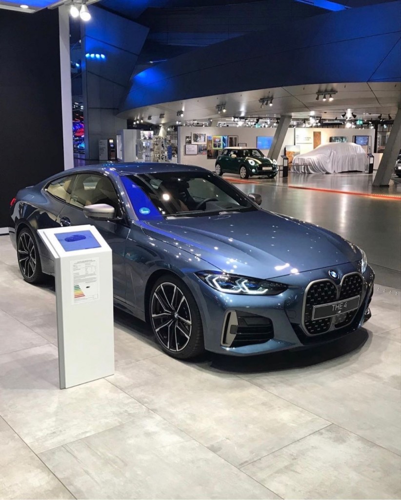 GALERIA: Nowe BMW serii 4 Coupé G22 można już oglądać w BMW Welt