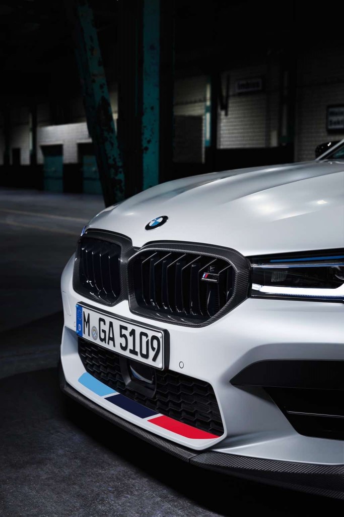 Nowe BMW M5 LCi z akcesoriami M Performance