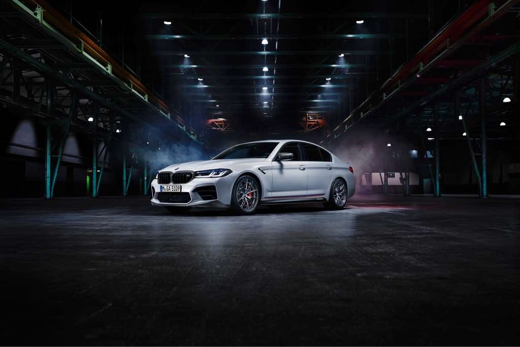 Nowe BMW M5 LCi z akcesoriami M Performance