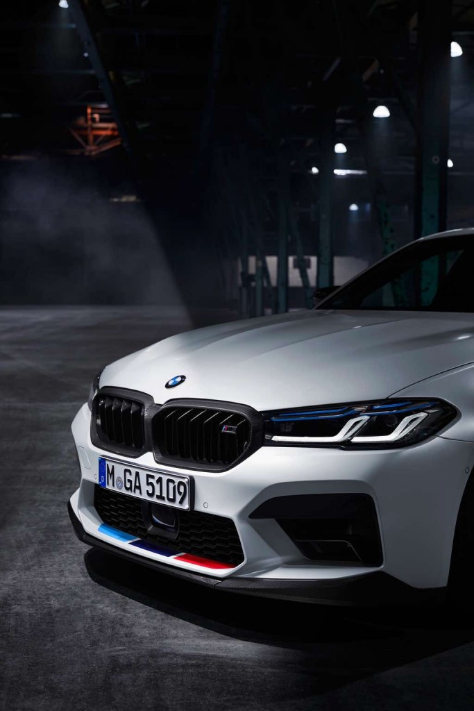 Nowe BMW M5 LCi z akcesoriami M Performance