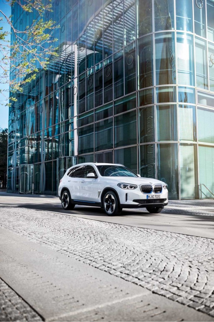 ŚWIATOWA PREMIERA: Panie i Panowie, oto BMW iX3 ‼️