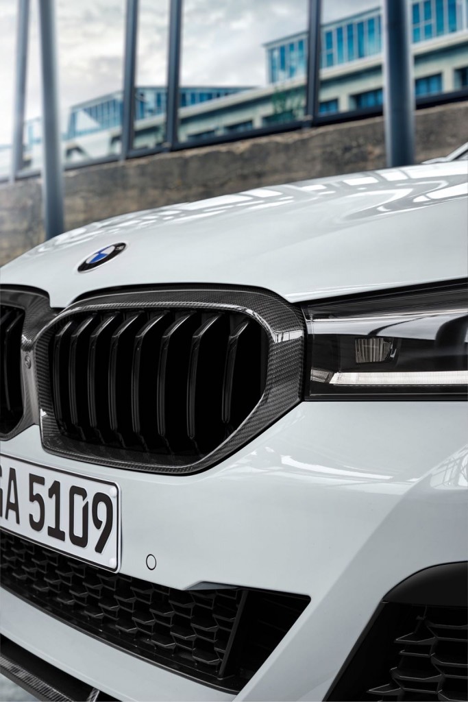 Akcesoria M Performance dedykowane dla nowego modelu BMW 5 LCi