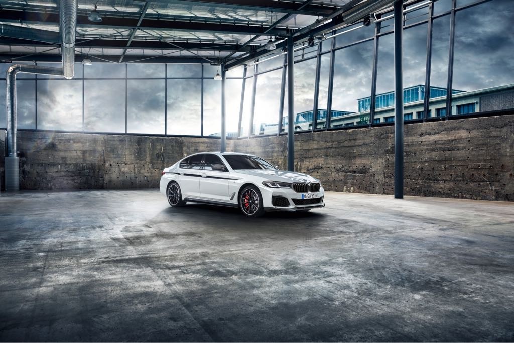 Akcesoria M Performance dedykowane dla nowego modelu BMW 5 LCi