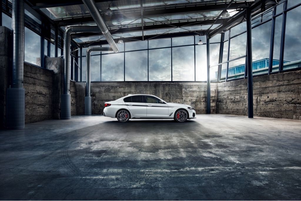 Akcesoria M Performance dedykowane dla nowego modelu BMW 5 LCi