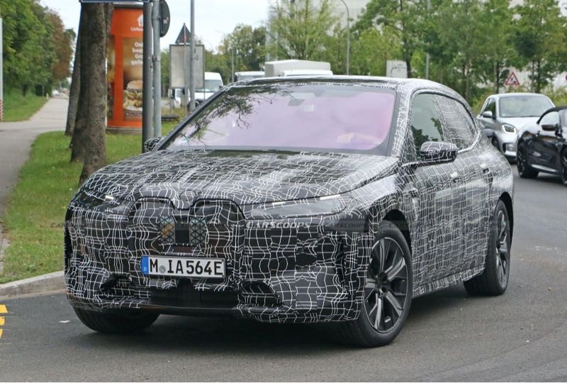 SPY SHOTS: Przyjrzyj się bliżej BMW iX /iNext 2022