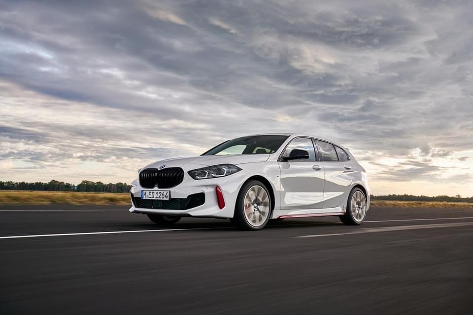 PREMIERA: BMW prezentuje BMW 128ti dysponujący mocą 265KM i 400Nm.