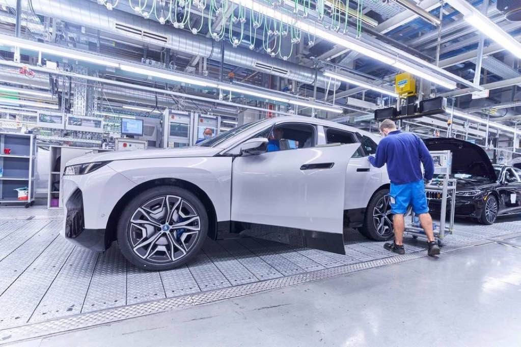 GALERIA: Nowe BMW iX na dodatkowych zdjęciach