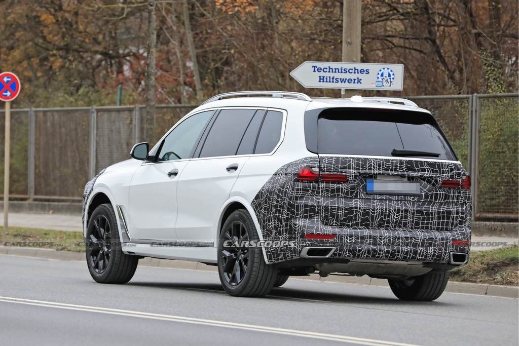 SPY SHOTS: BMW X7 LCi w kamuflażu