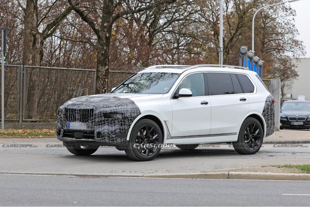 SPY SHOTS: BMW X7 LCi w kamuflażu