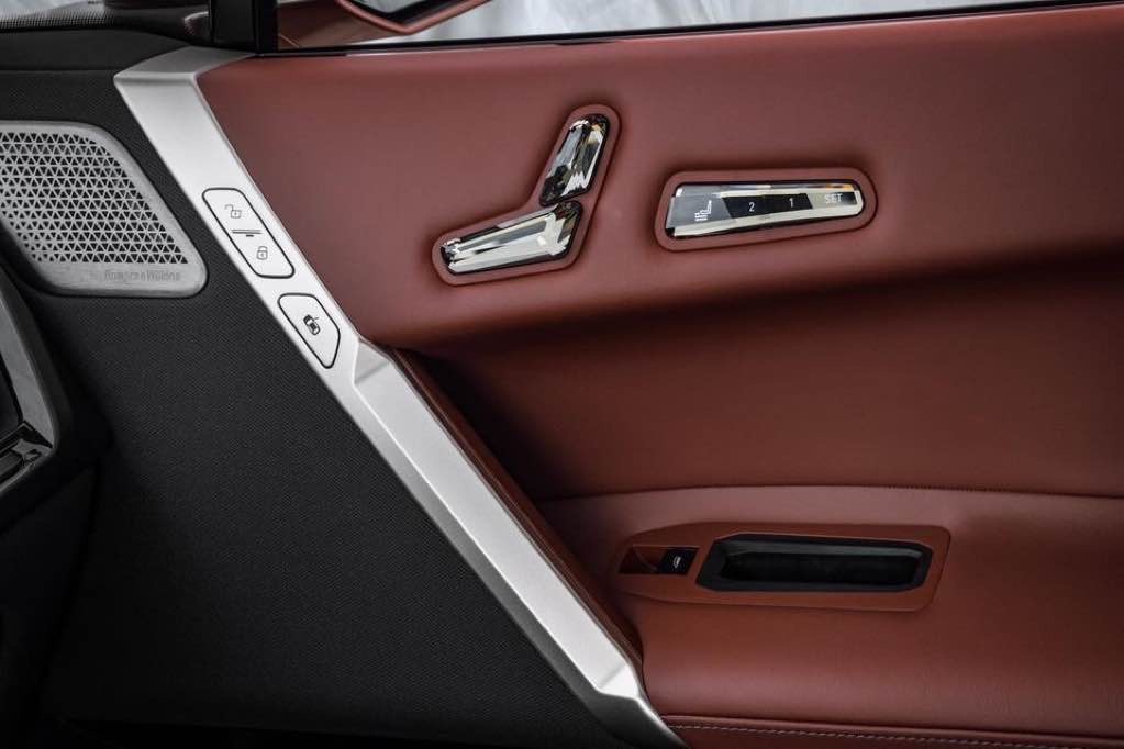 GALERIA: Nowe BMW iX na dodatkowych zdjęciach