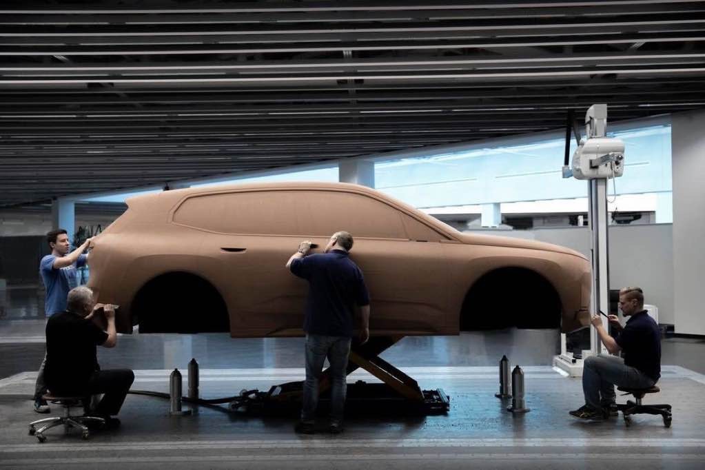 GALERIA: Nowe BMW iX na dodatkowych zdjęciach