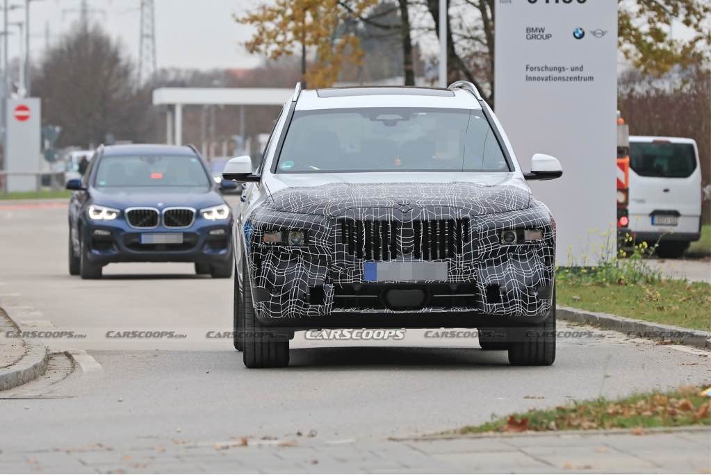 SPY SHOTS: BMW X7 LCi w kamuflażu