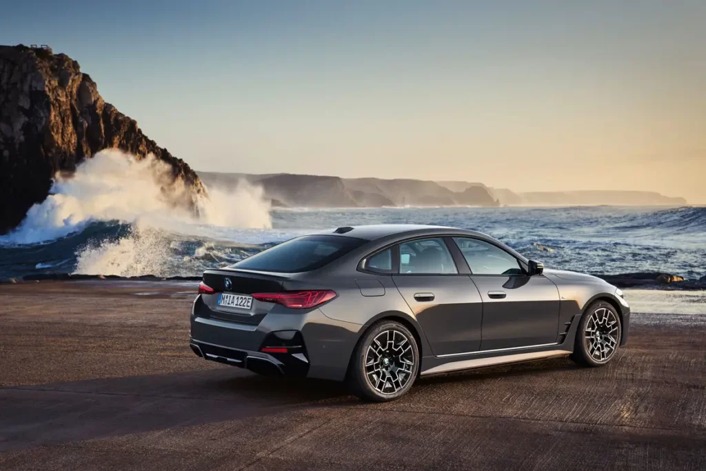 BMW i4 LCI 2025: Elektryczna premiera  od BMW!