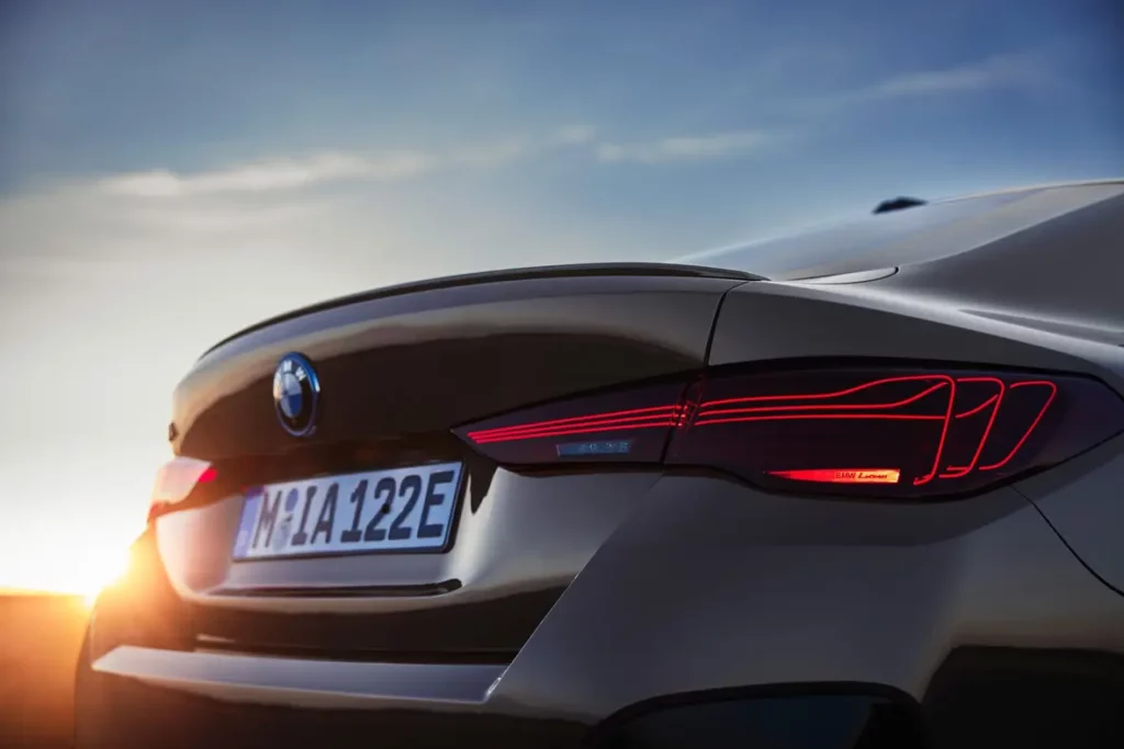 BMW i4 LCI 2025: Elektryczna premiera  od BMW!