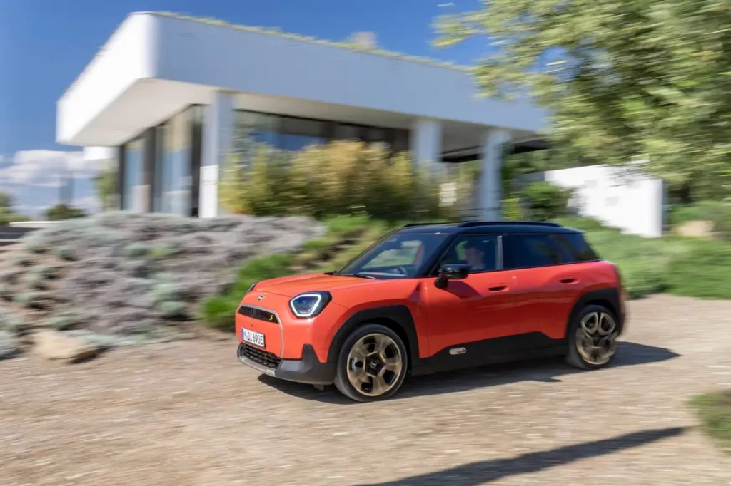 Mini Aceman: Elektryczna Rewolucja w Stylu MINI