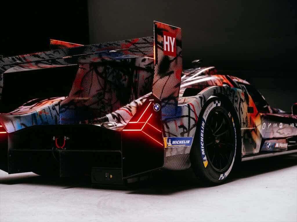 Julie Mehretu świętuje swoją światową premierę BMW Art Car w Centre Pompidou w Paryżu