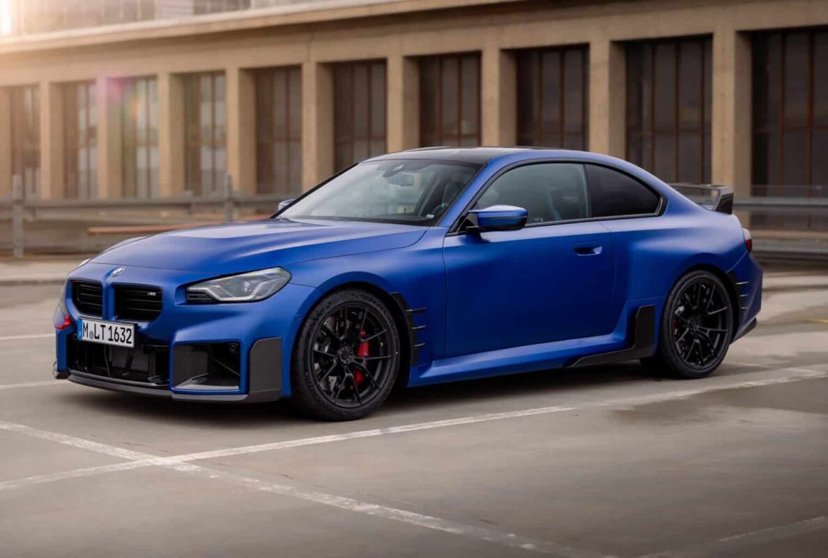 BMW M2 G87: Kwintesencja Sportowej Jazdy z Akcesoriami M Performance