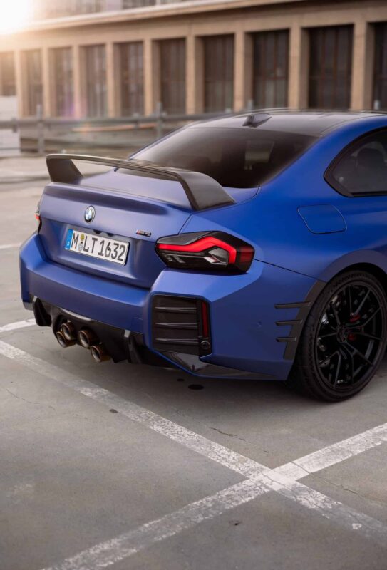 BMW M2 G87: Kwintesencja Sportowej Jazdy z Akcesoriami M Performance