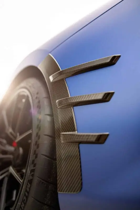 BMW M2 G87: Kwintesencja Sportowej Jazdy z Akcesoriami M Performance