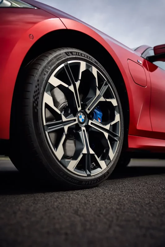 BMW serii 3 Sedan oraz Touring dostają drugą aktualizację.