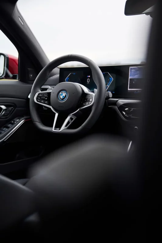 BMW serii 3 Sedan oraz Touring dostają drugą aktualizację.