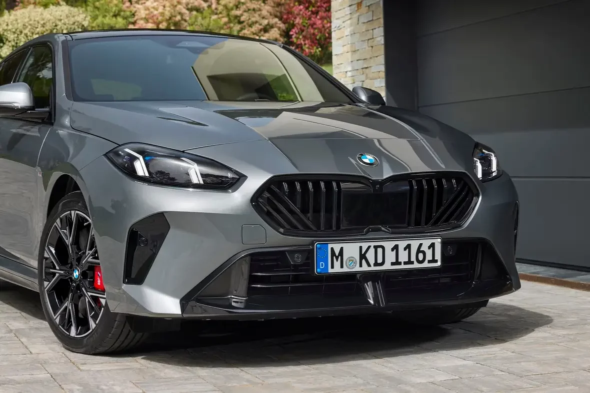 ŚWIATOWA PREMIERA: BMW serii 1 z nowym wyglądem przedniego grilla