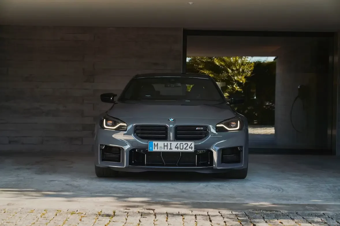 Odświeżenie BMW M2 G87: najmniejszy model M dostaje więcej mocy i kolory na rok 2024