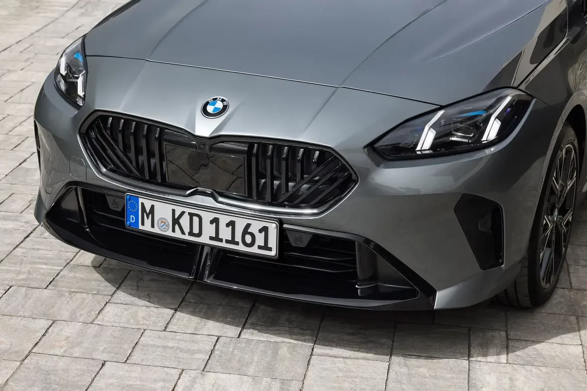 ŚWIATOWA PREMIERA: BMW serii 1 z nowym wyglądem przedniego grilla