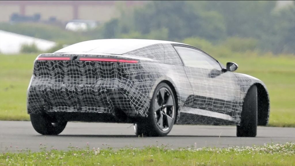 Tajemniczy prototyp BMW pojawił się na zdjęciach szpiegowskich