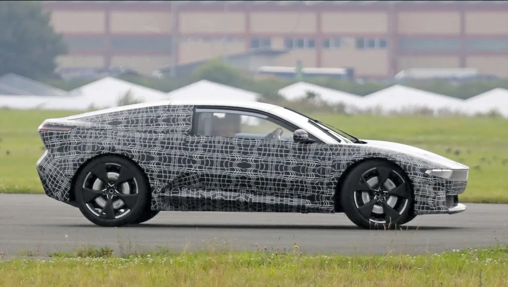 Tajemniczy prototyp BMW pojawił się na zdjęciach szpiegowskich